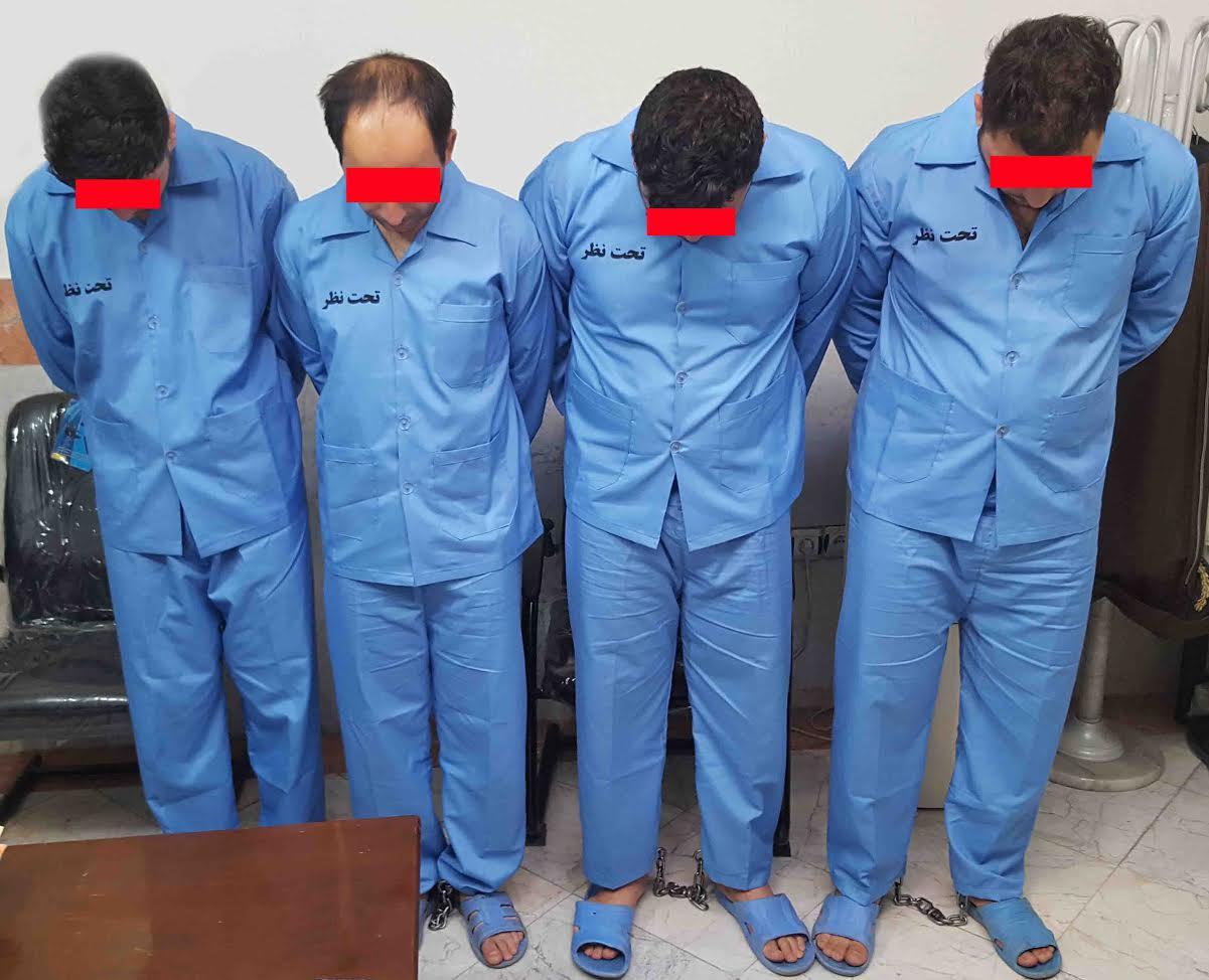 طراحی سرقت محموله قاچاق توسط پسرعموها