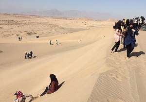 برگزاری همایش کویرنوردی، ویژه دختران دانشجو