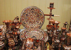کشف 20 هزار قطعه صنایع‌دستی قاچاق در اصفهان