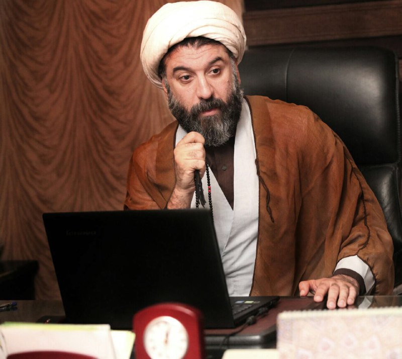 علي انصاريان در نمايی از فيلم سينمايی &laquo;فقط صدا می ماند&raquo;