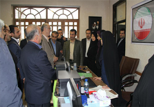 بازدید استاندار از روند نام نویسی داوطلبان شوراهای اسلامی شهر و روستا
