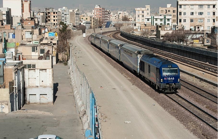 حاشیه&zwnj;نشینان از ورود به حریم راه&zwnj;آهن پرهیز کنند