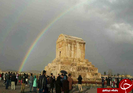 شکل گرفتن رنگین کمان پس از بارش باران در آرامگاه کوروش + عکس