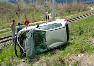 یک کشته و ۴ مجروح بر اثر واژگونی دنا
