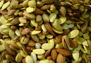 مصرف آجیل‌های رنگ شده سرطان‌ زا است