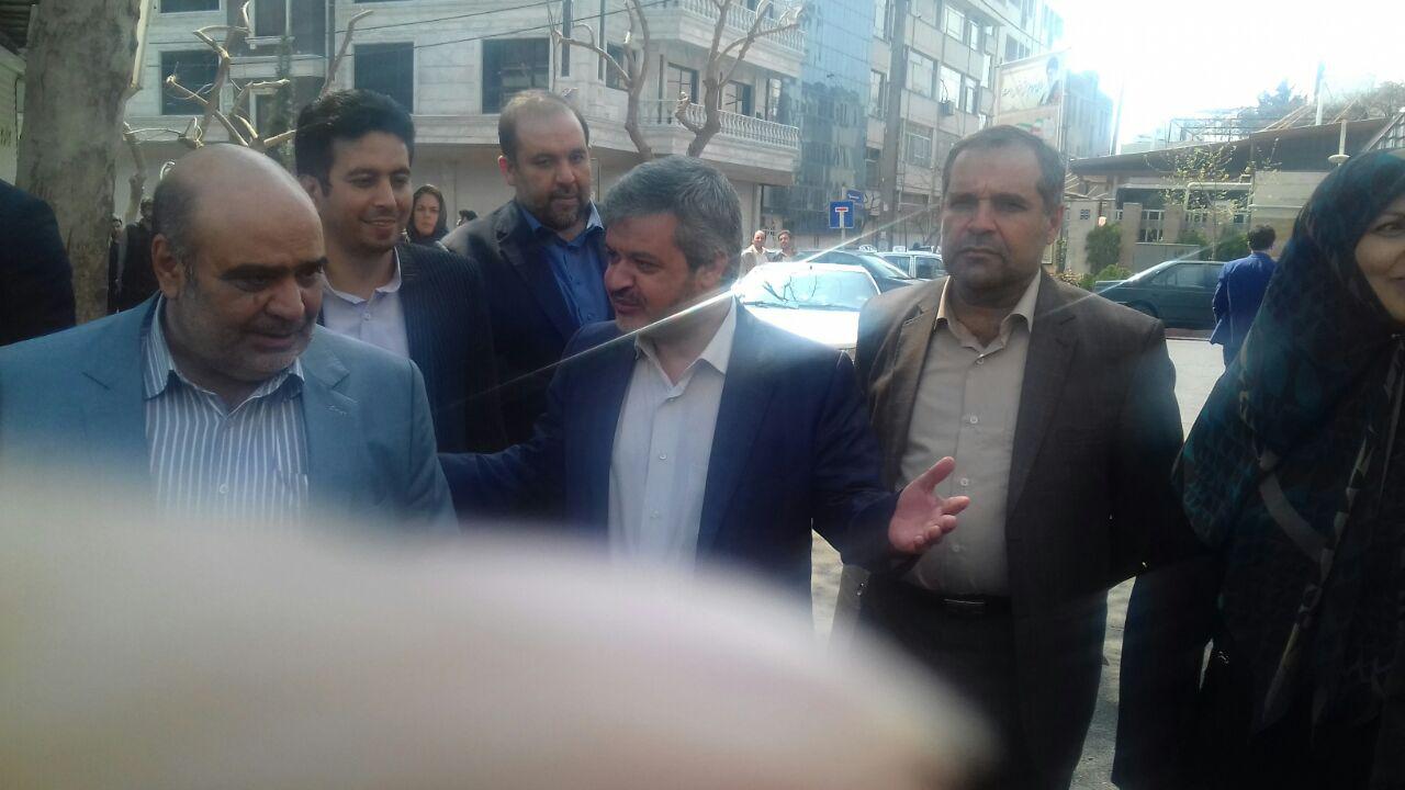 بازدید رئیس هیأت نظارت بر انتخابات از روند نام نویسی داوطلبان