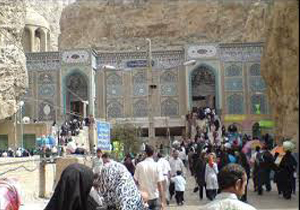 حضور هزاران زائر در حرم مطهر بی بی حکیمه خاتون (س)