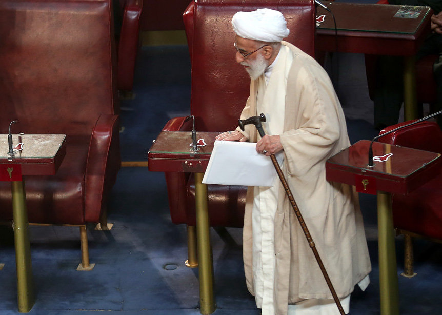 از هشدار &laquo;مقام رهبری&raquo; برای آتش زدن برجام تا انتخاب آیت الله جنتی برای ریاست مجلس خبرگان/ تسبیح فیلسوف و بوسه عارف!/ یک فیلم با دو نخل طلا / سلفی آخر مجلس نهمی ها !