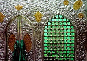 ارائه خدمات مشاوره ای رایگان پلیس در حرم امام زاده احمد (ع)