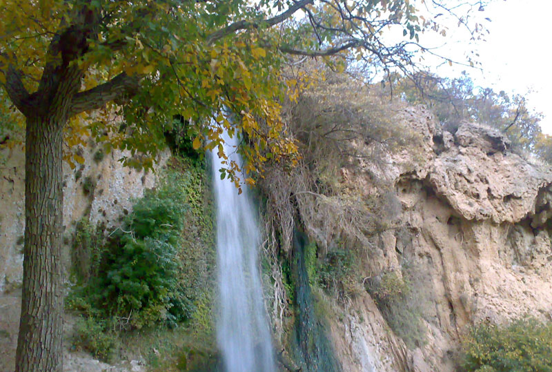 گذری از بهشت گمشده ایر&zwnj;ان&zwnj;زمین به سوی آبشار زیبای مرودشت