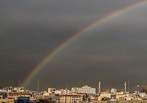 رنگین کمان خیره&zwnj;کننده در خیابان های شهر + فیلم