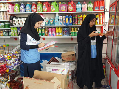 76 کیلوگرم انواع مواد غذایی تاریخ گذشته در شهرستان دیلم کشف شد