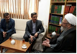 شهردار قم با آیت الله سبحانی دیدار کرد