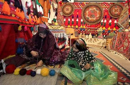 استقبال گردشگران از نمایشگاه صنایع دستی یاسوج