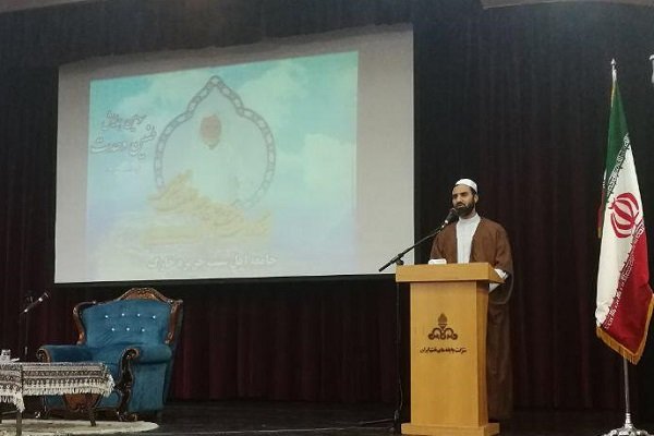 همایش طنین وحدت در جزیره خارگ برگزار شد