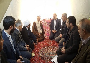 بازديد عضو هيات رئيسه خبرگان رهبری از مناطق زلزله زده