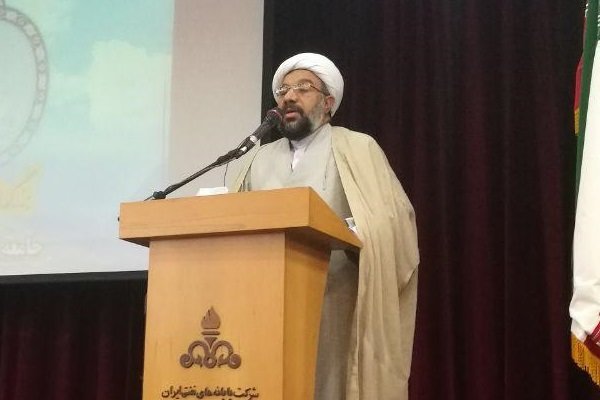 خدمات امام جمعه فقید اهل سنت خارگ برای مردم تشریح شود