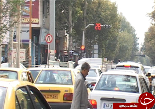 گره کور ترافیک شهر خرم آباد باز نشدنی است/ پل&zwnj;های استاندارد جایگزین پل&zwnj;های موقت و فصلی شوند + تصاویر
