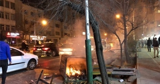 کف روی آب