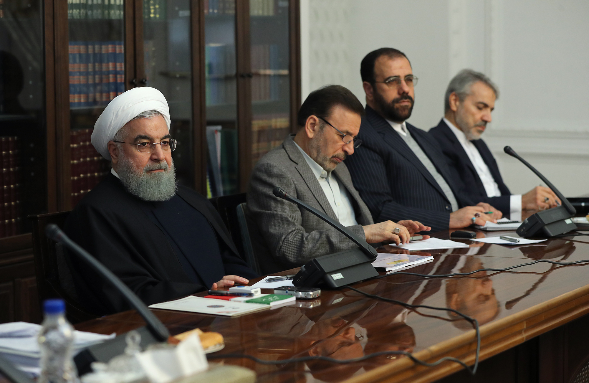 ملت خود پاسخ آشوبگران را می&zwnj;دهد/ اقتصاد ما جراحی بزرگ می&zwnj;خواهد/ مشکلات را با همراهی مردم حل می کنیم