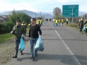 پاکسازی روستای گردشگری رودبار از زباله