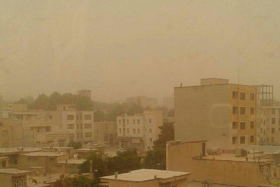 ورود توده گرد و غبار به ایلام