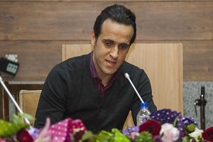 سنگ بزرگ مقابل علی کریمی در سپید رودرشت