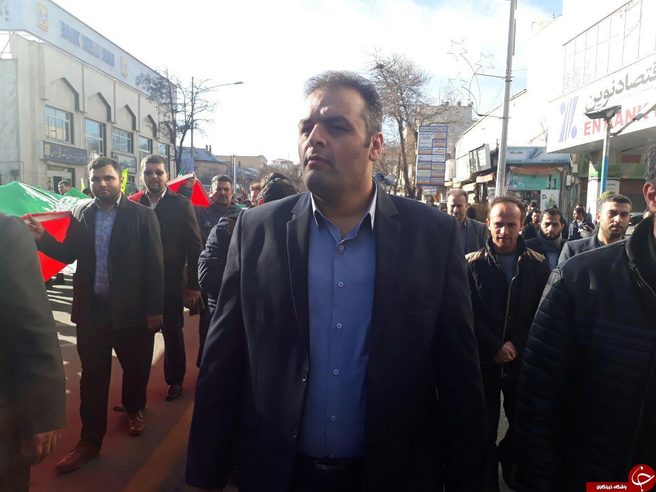 حضور سجاد انوشیروانی قهرمان المپیک در راهپیمایی +عکس