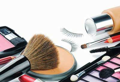 نشانه&zwnj;های لوازم آرایش فاسد چیست؟