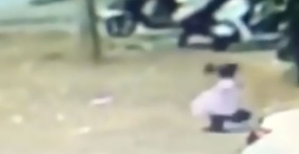 چاه فاضلاب دختربچه 7 ساله را بلعید + فیلم