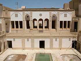 خانه تاریخی باکوچی کاشان گنجینه بافته های سنتی و پیشه های وابسته می شود