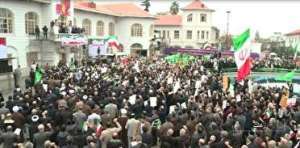 راهپیمایی گیلانیان در حمایت از آرمان های انقلاب تاساعاتی دیگر