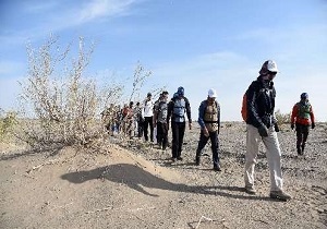همایش کویر نوردی با حضور ۴۰۰ نفر در کویر لوت زاهدان