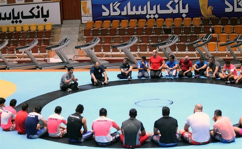 پیگیری تمرینات آزادکاران زیر نظر رسول خادم