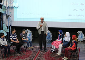 پدربزرگی از آذربایجان غربی یکی از برگزیدگان جشنواره بین المللی قصه گویی شد