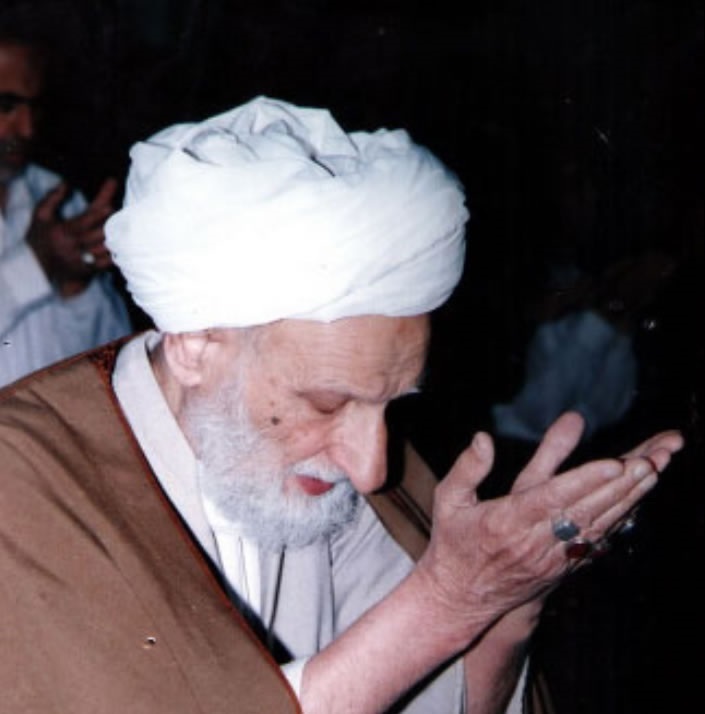 فیلمی از قنوت آیت الله العظمی بهجت(ره)