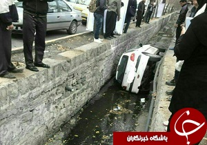 سقوط پژو ۲۰۶ در کانال آب