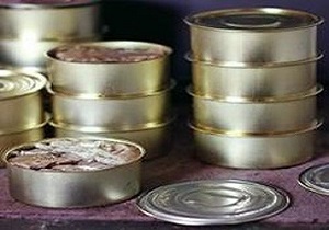 جمع آوری بیش از ۱۴۷ هزار قوطی کنسرو غیر استاندارد در چابهار