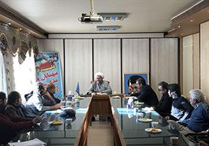 دیدار اهالی تئاتر مهاباد با مدیر كل فرهنگ و ارشاد اسلامی آذربایجان غربی