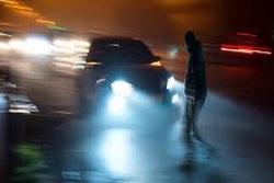 تصادف شاخ به شاخ موتورسیکلت با تاکسی + فیلم
