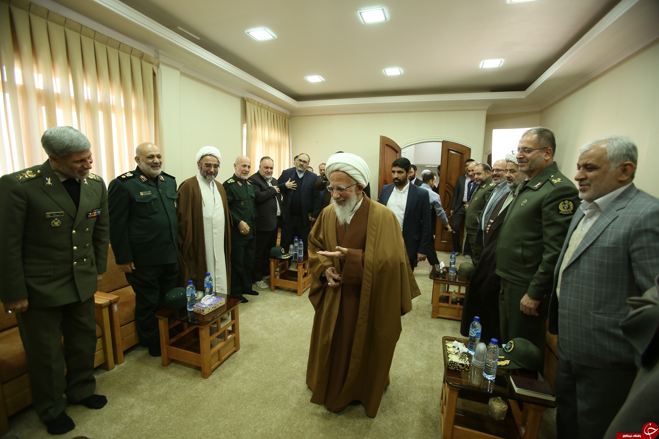 امروز تمامی نیازهای بومی کشور در مجموعه صنایع دفاعی تولید میشود امروز تمامی نیازهای بومی کشور در مجموعه صنایع دفاعی تولید میشود