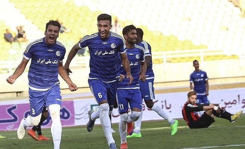 آبی پوشان خوزستان مهمان خود را گلباران کردند