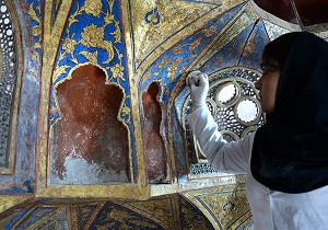 بخشی از تزئینات گچبری بقعه شیخ صفی الدین اردبیلی مرمت شد