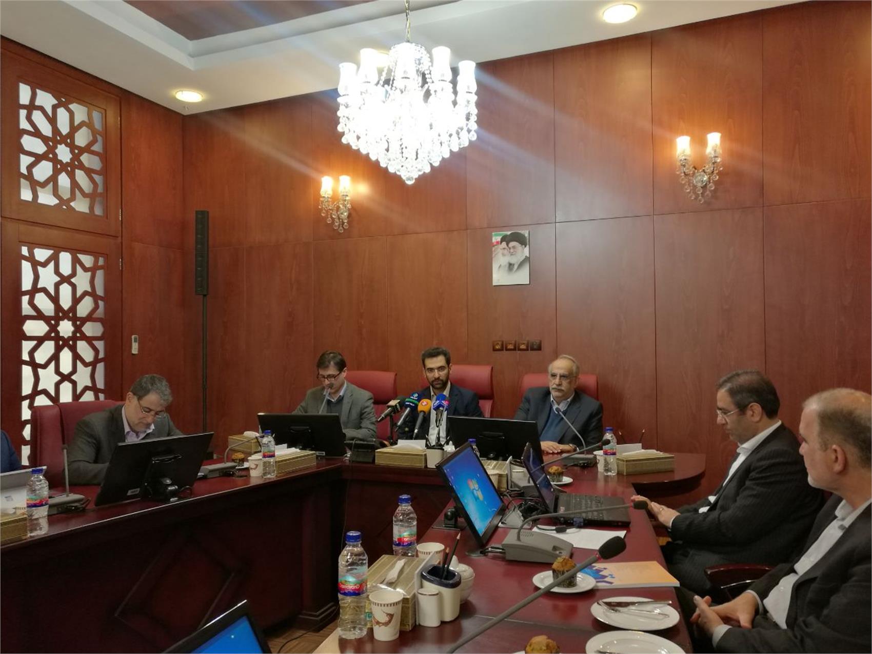تفاهمنامه سرمایه گذاری میان وزرای ارتباطات، اقتصاد، دارایی و نماینده وزیر تعاون، کار و رفاه اجتماعی امضا شد.