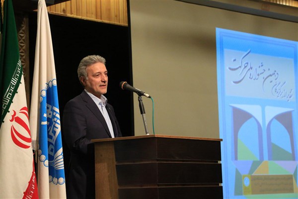 انجمن های علمی و تشکل های دانشجویی تعامل بین المللی داشته باشند