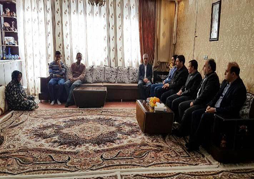 دیدار مسئولان لرستان باخانواده های خدمه کشتی