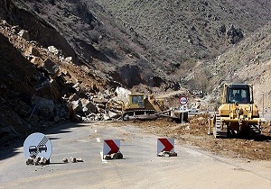 جاده چشمه علی دامغان مسدود شد