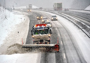 آغاز عملیات برف روبی در محورهای مواصلاتی استان اردبیل