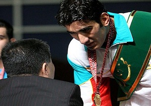 علی مظاهری مربی تیم ملی بوکس عازم بلغارستان شد