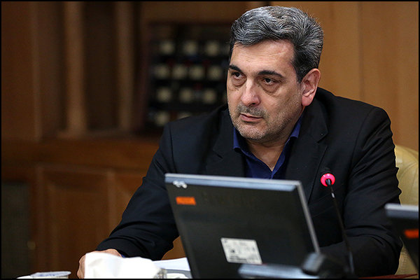 نباید اتوبان از پادگان جی عبور می کرد/ قرارداد با خاتم برای شهرداری بهتر از بخش خصوصی است
